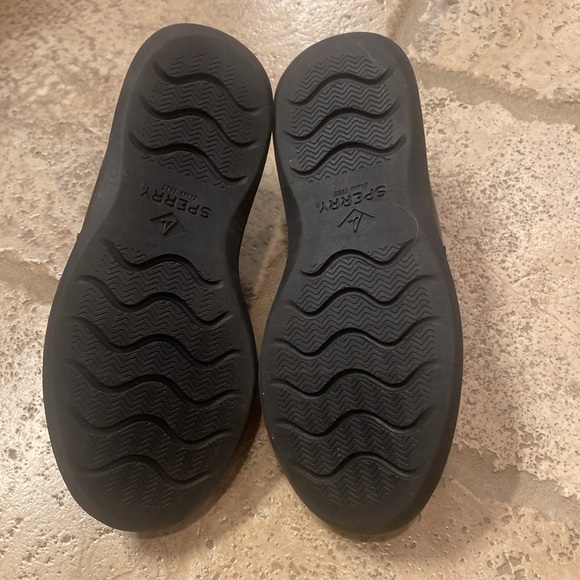 Sperry Boys Dress Shoes - Black. - Picture 3 of 6